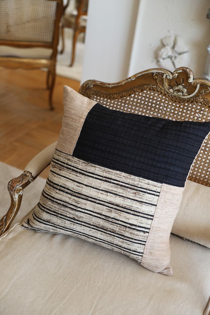 The Art of Arranging Cushions