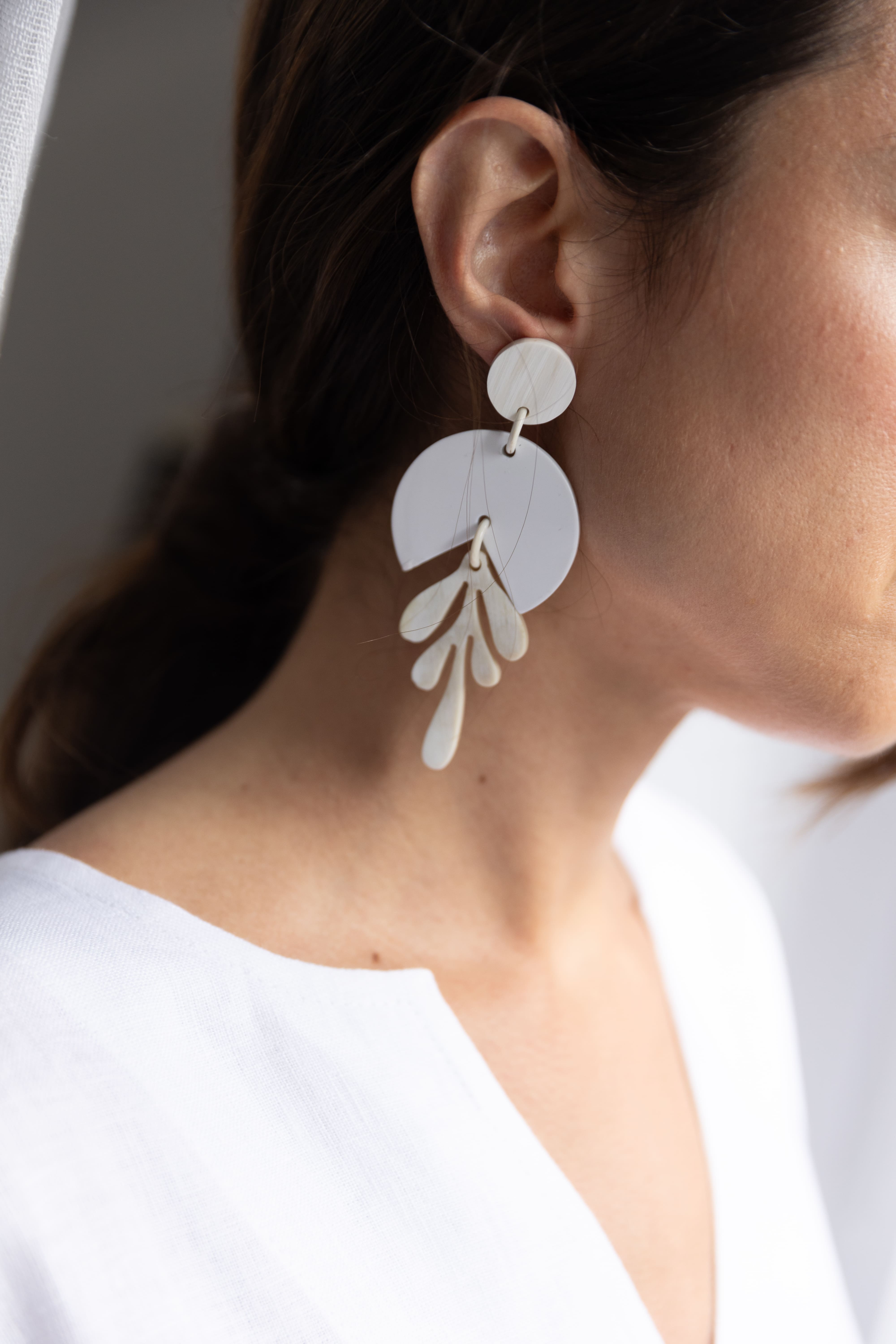 PAMPA Horn Earrings - White