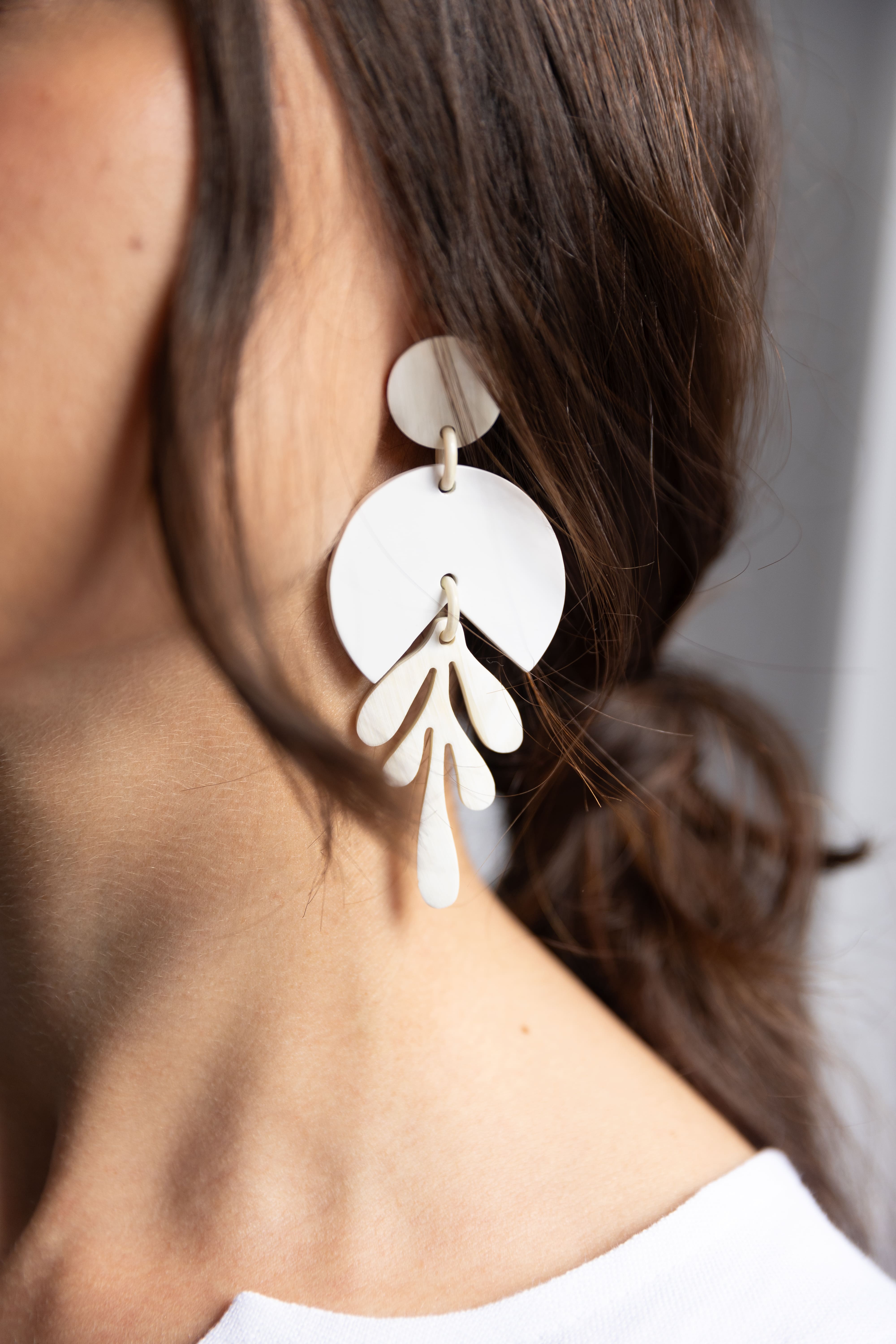 PAMPA Horn Earrings - White