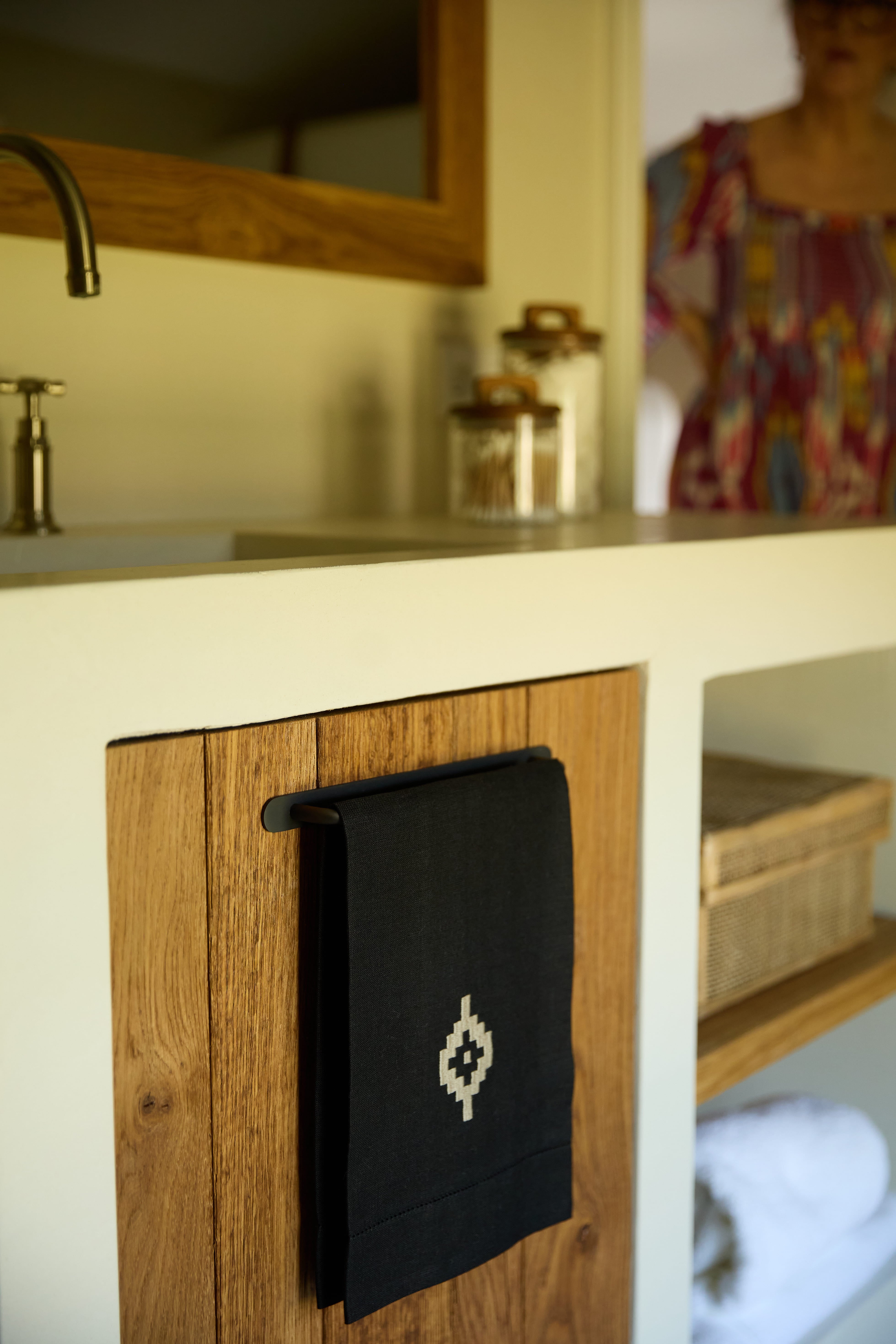 PAMPA Linen Guest Towel - Black