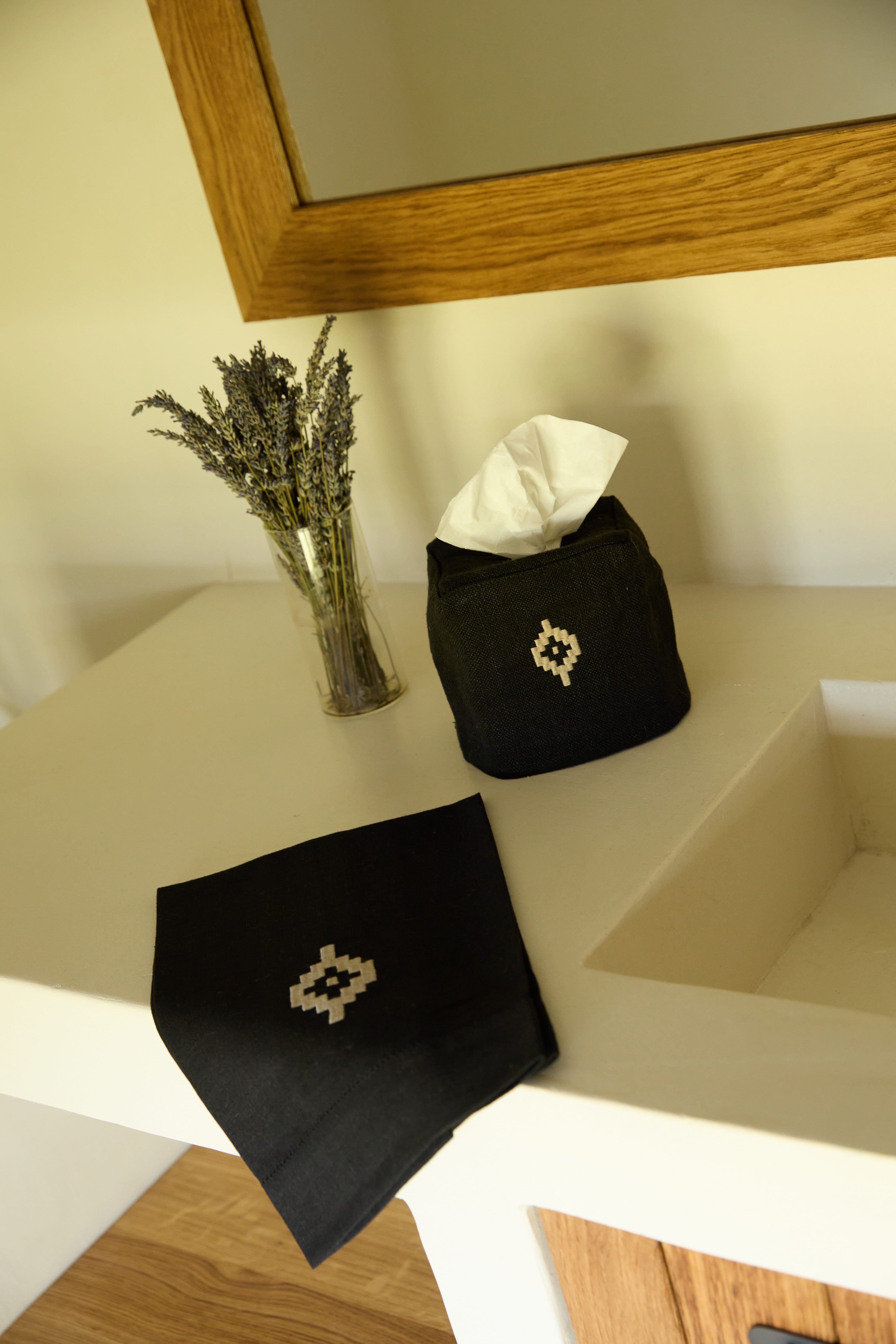 PAMPA Linen tissue box cover – Black