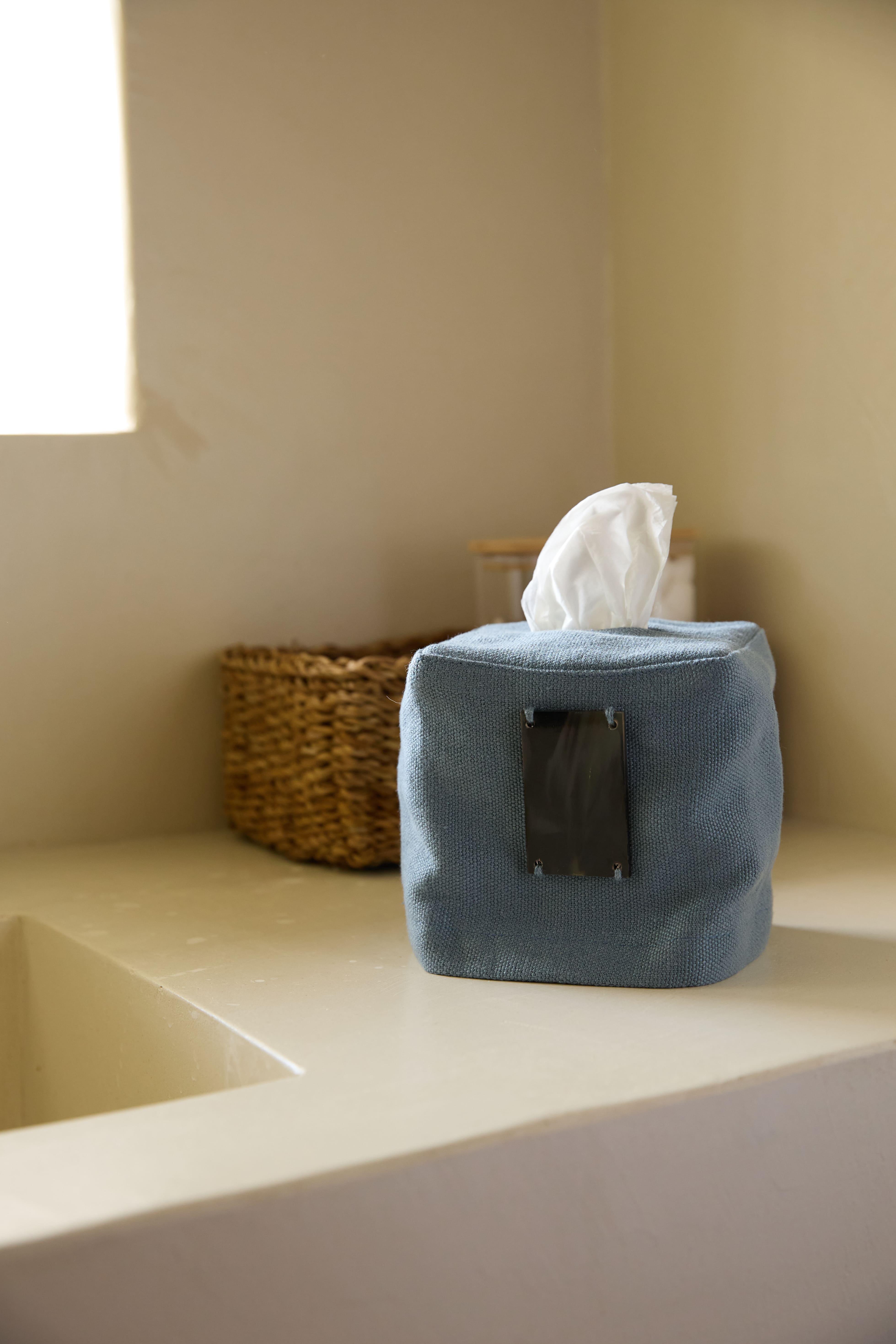 PAMPA Linen tissue box cover with horn – Blue