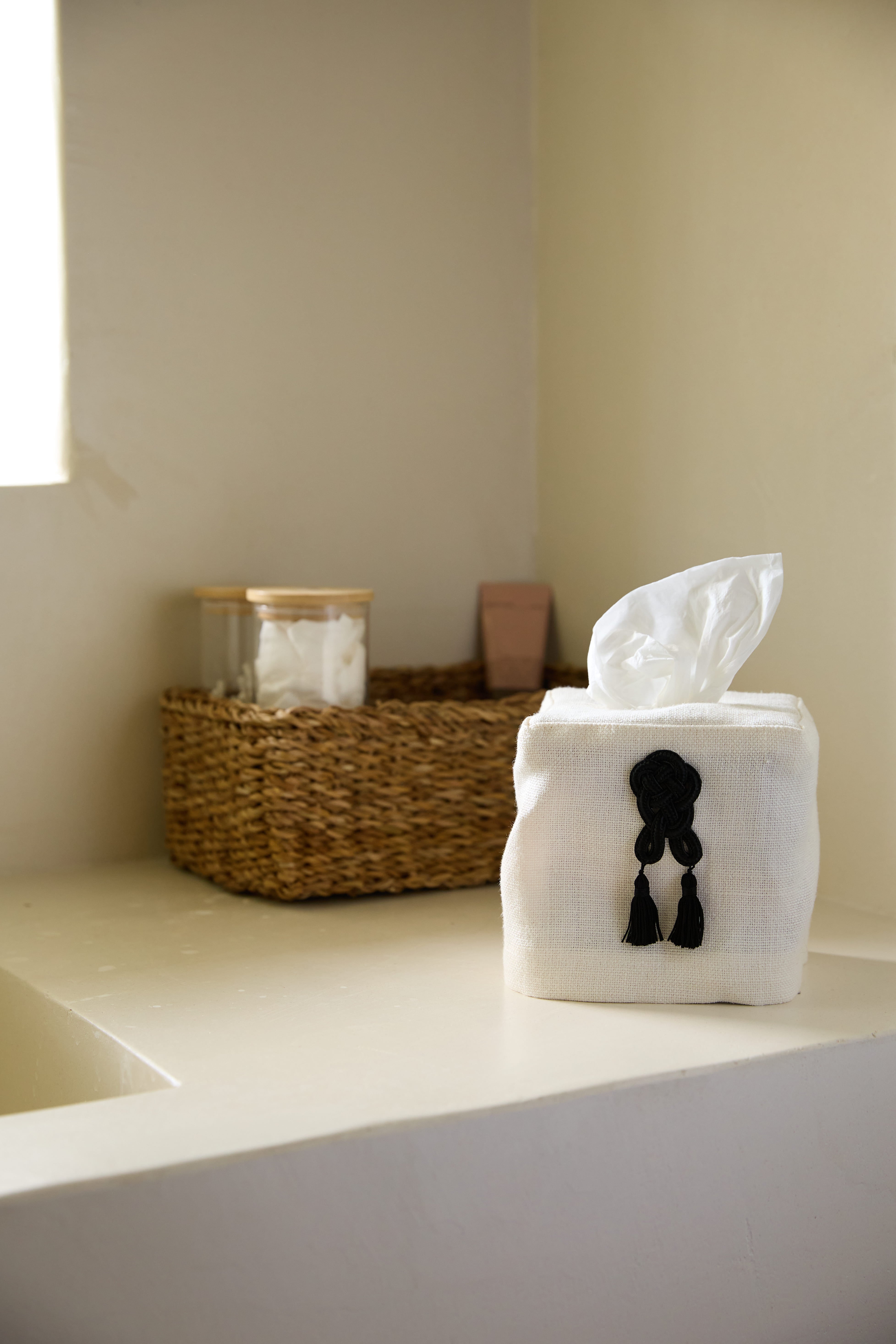 SEVILLA Linen tissue box cover – White