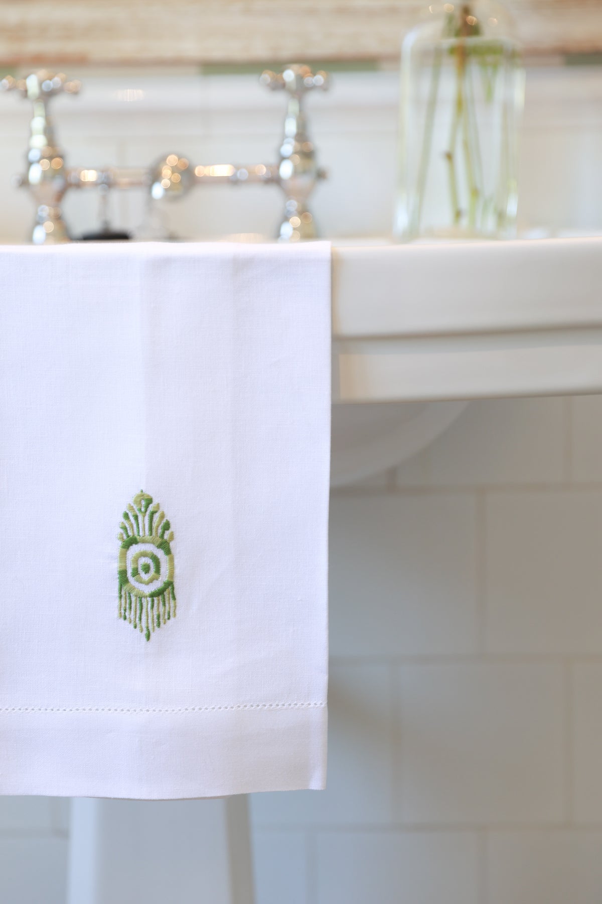 MACONDO Linen Guest Towel - Green