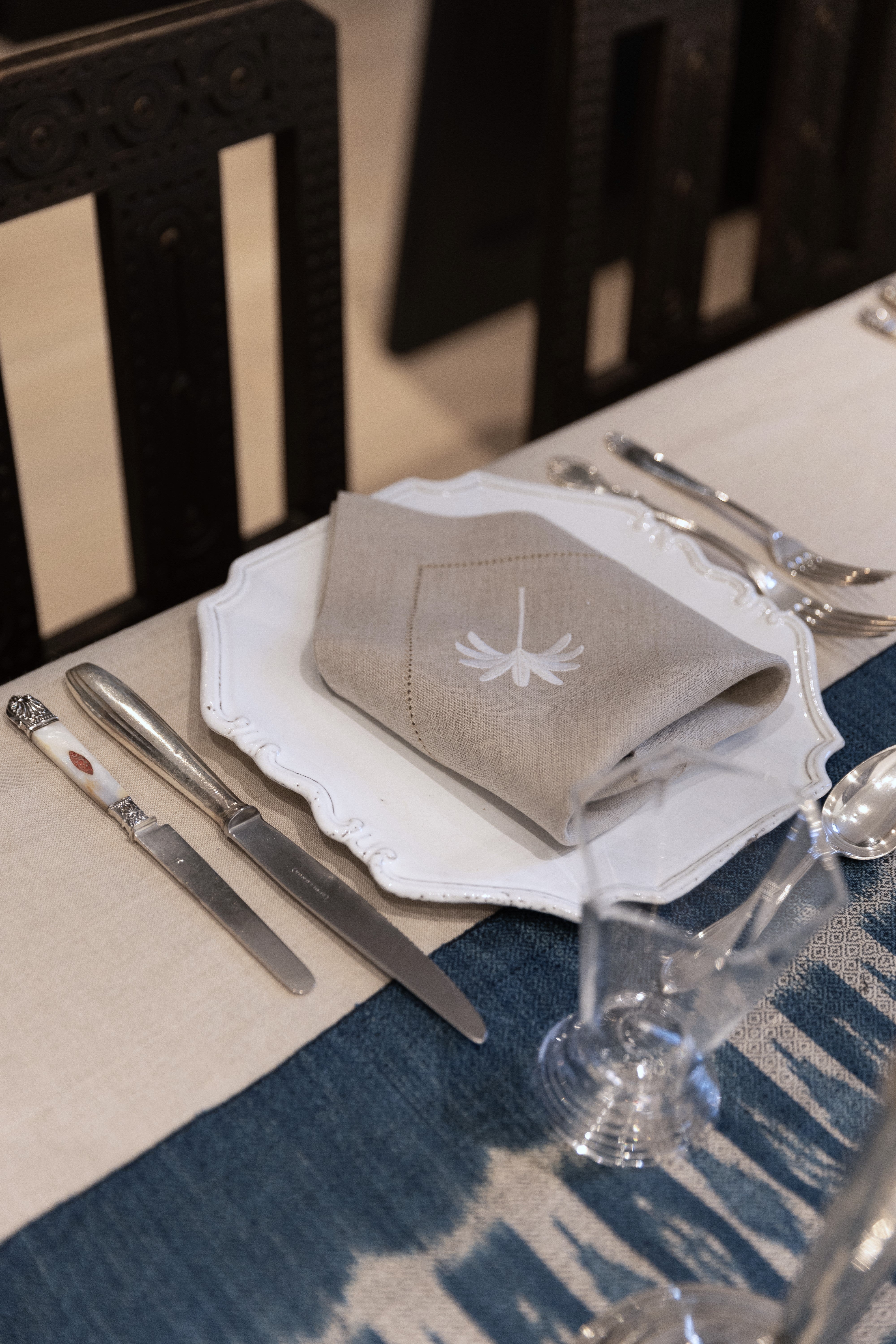 AGRA 4 Napkins & 4 Placemats - Natural & White