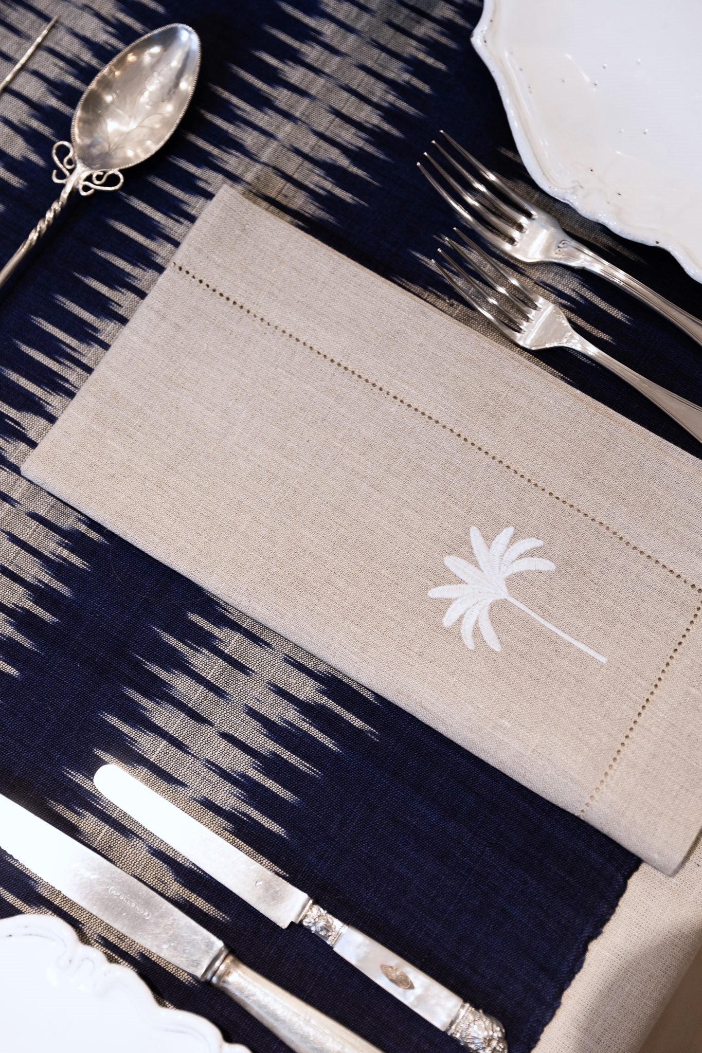 AGRA 4 Napkins & 4 Placemats - Natural & White