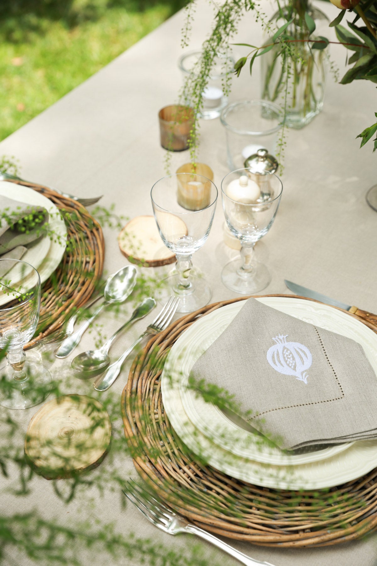 GRANADA 4 Napkins & 4 Placemats - Natural & White