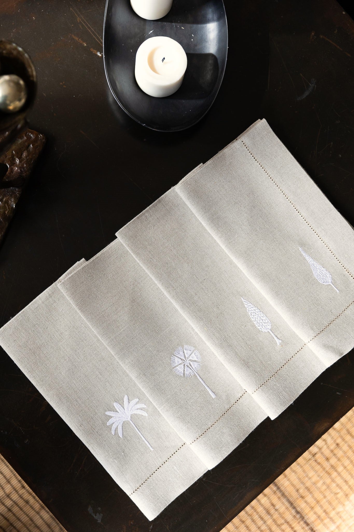 AGRA 4 Napkins & 4 Placemats - Natural & White