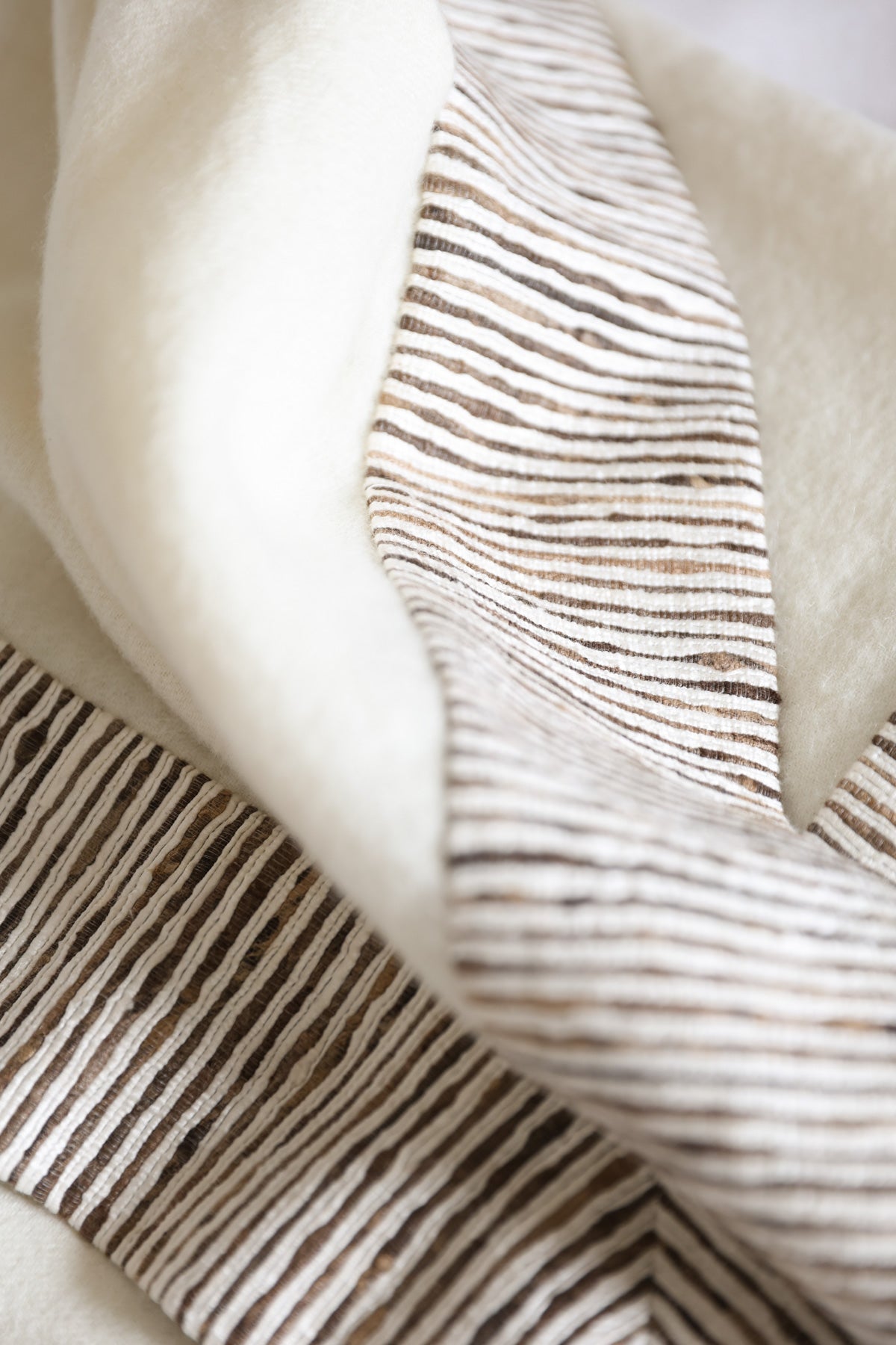 KAVANAGH Baby Alpaca & Silk Throw - Cream
