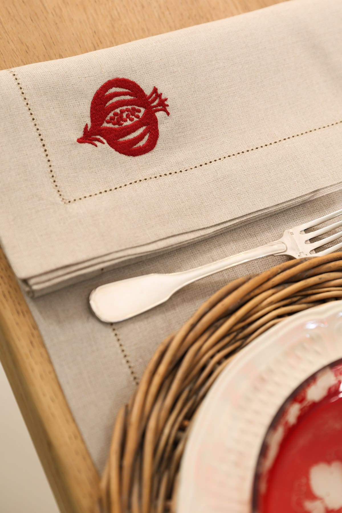 GRANADA 4 Napkins & 4 Placemats - Natural & Red