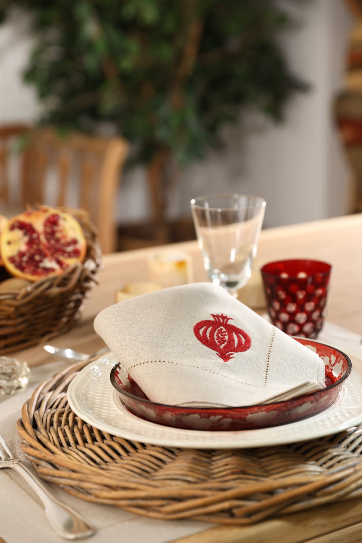 GRANADA Pure Linen Dining Set (For 4) - Natural & Red