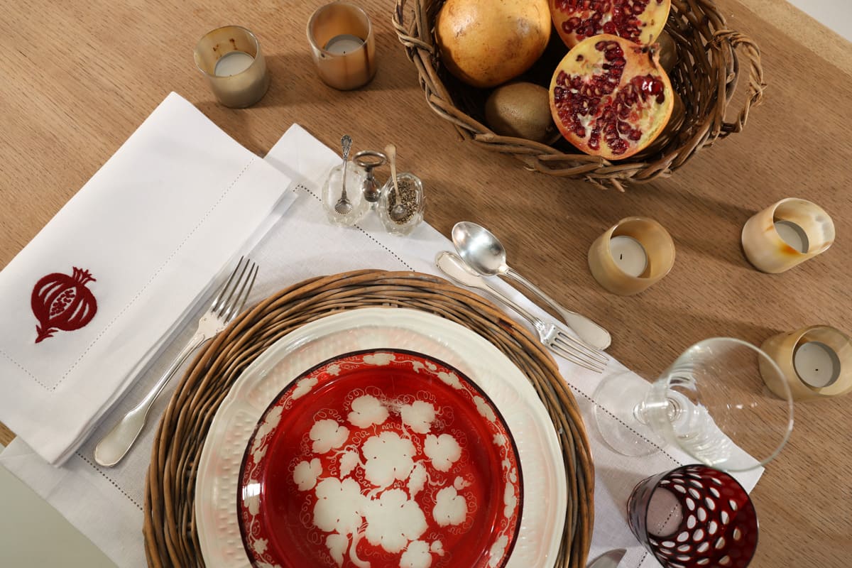 GRANADA 4 Napkins & 4 Placemats - White & Red