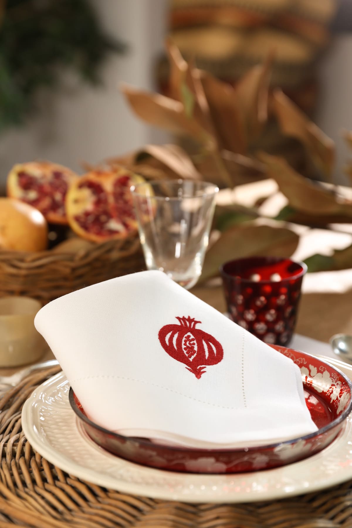 GRANADA 4 Napkins & 4 Placemats - White & Red