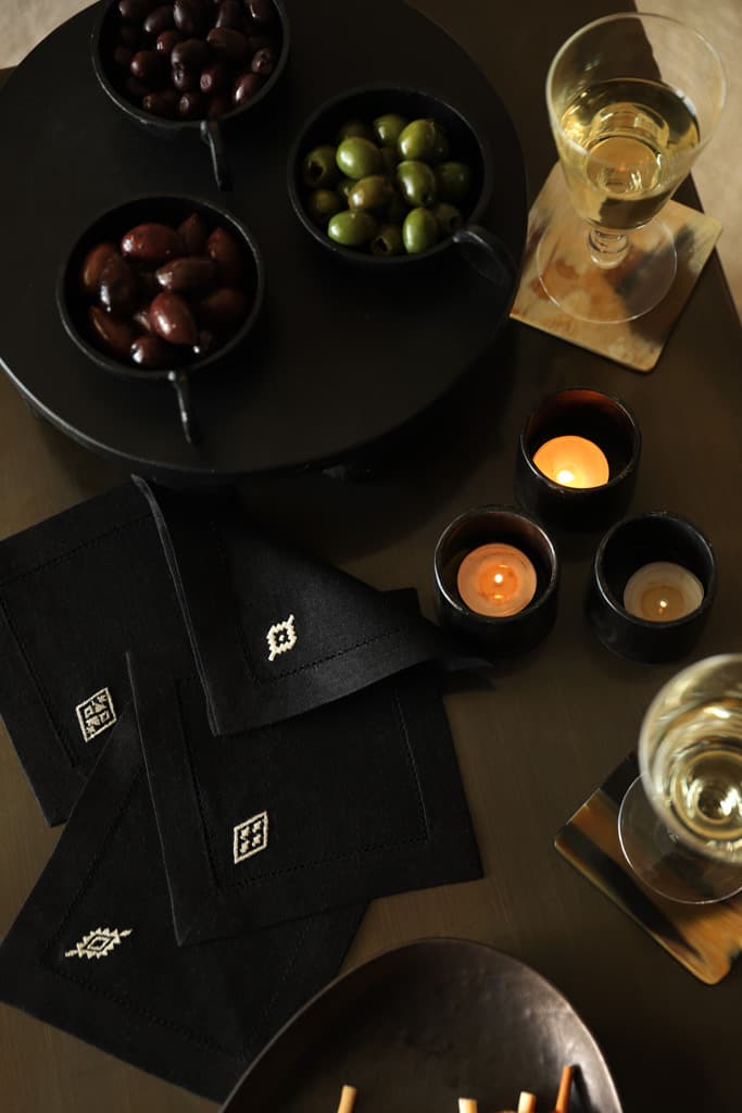 PAMPA Set of 8 linen cocktail napkins - Black