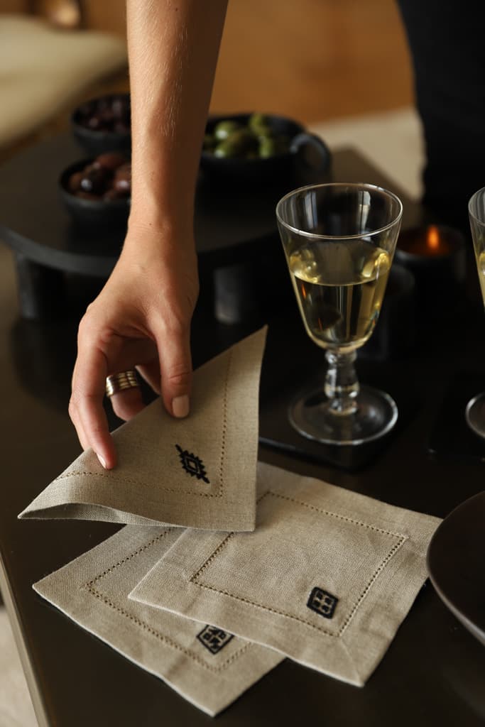 PAMPA Set of 8 linen cocktail napkins - Natural