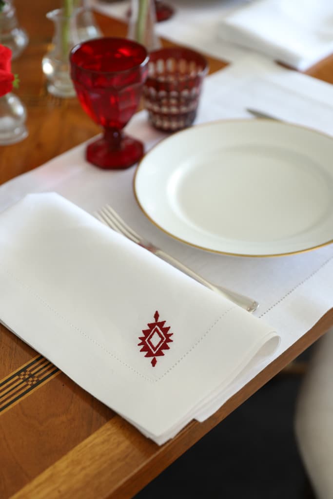 PAMPA 4 Napkins & 4 Placemats - White & Red