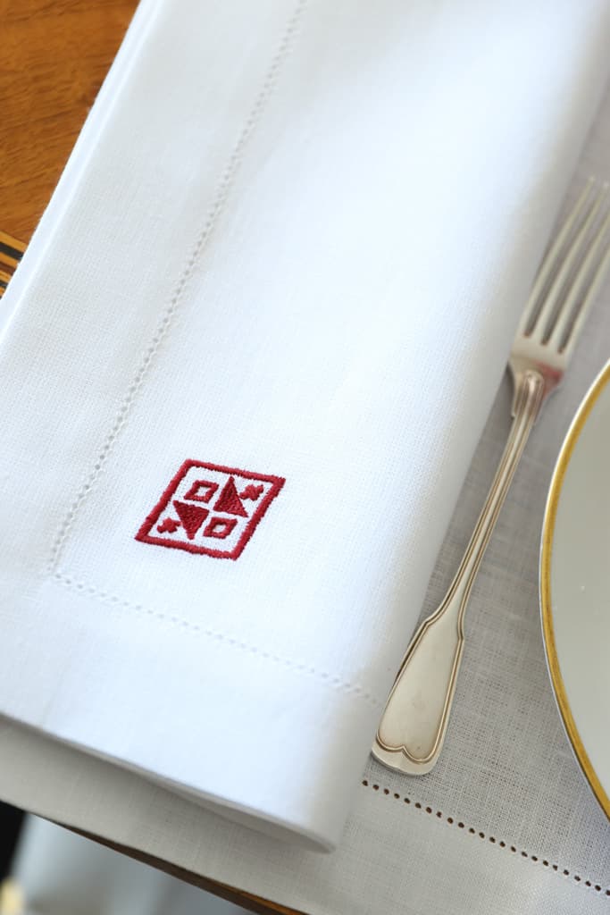 PAMPA 4 Napkins & 4 Placemats - White & Red