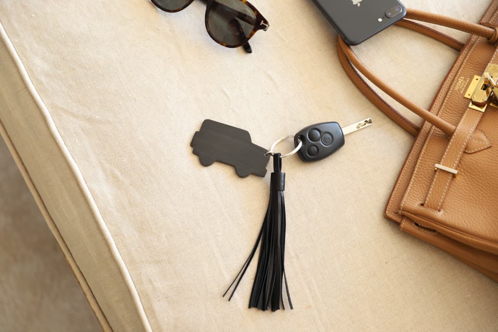 PAMPA Keychain - Car in Black