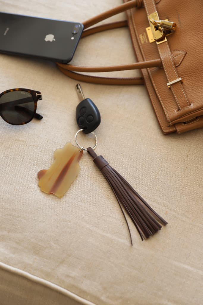 PAMPA Keychain - Car in Natural