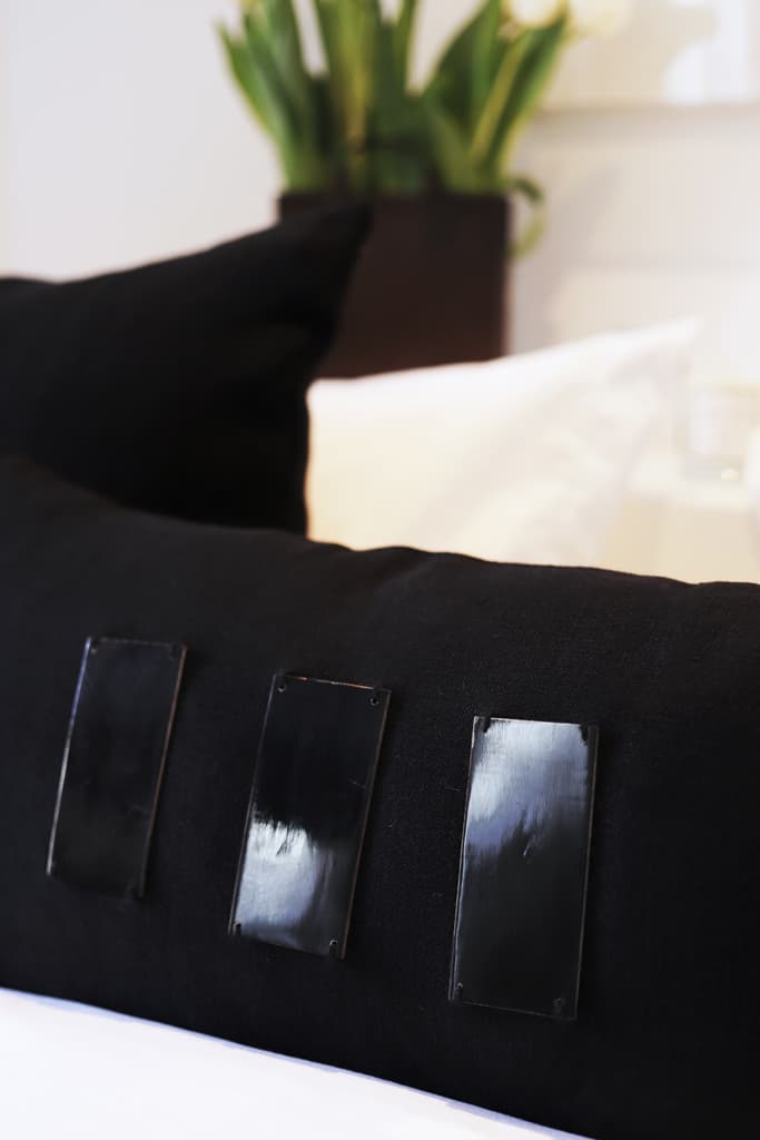 PAMPA Linen Cushion 70x35 - Black