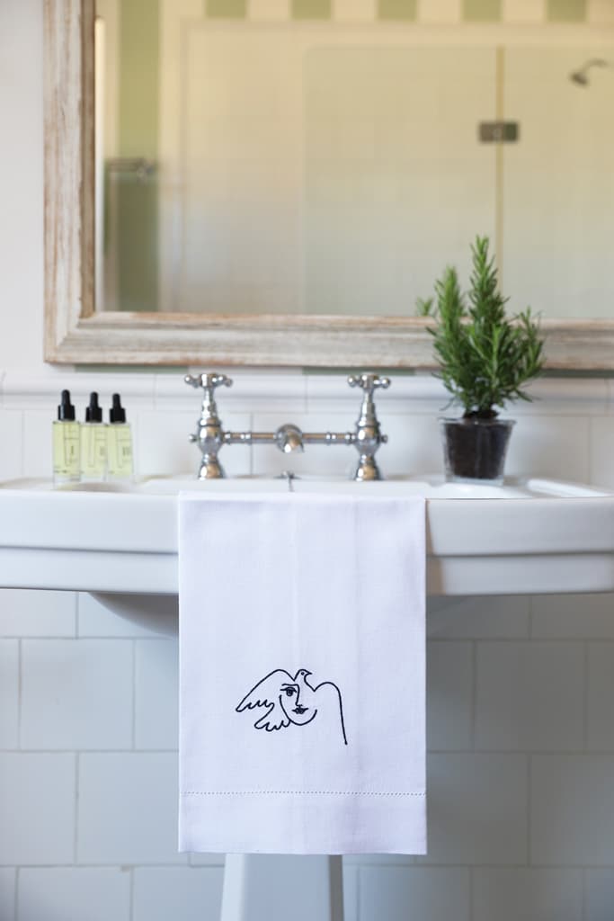 PABLO Linen Guest Towel - White