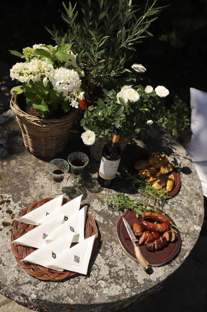 PAMPA Set of 8 linen cocktail napkins - White