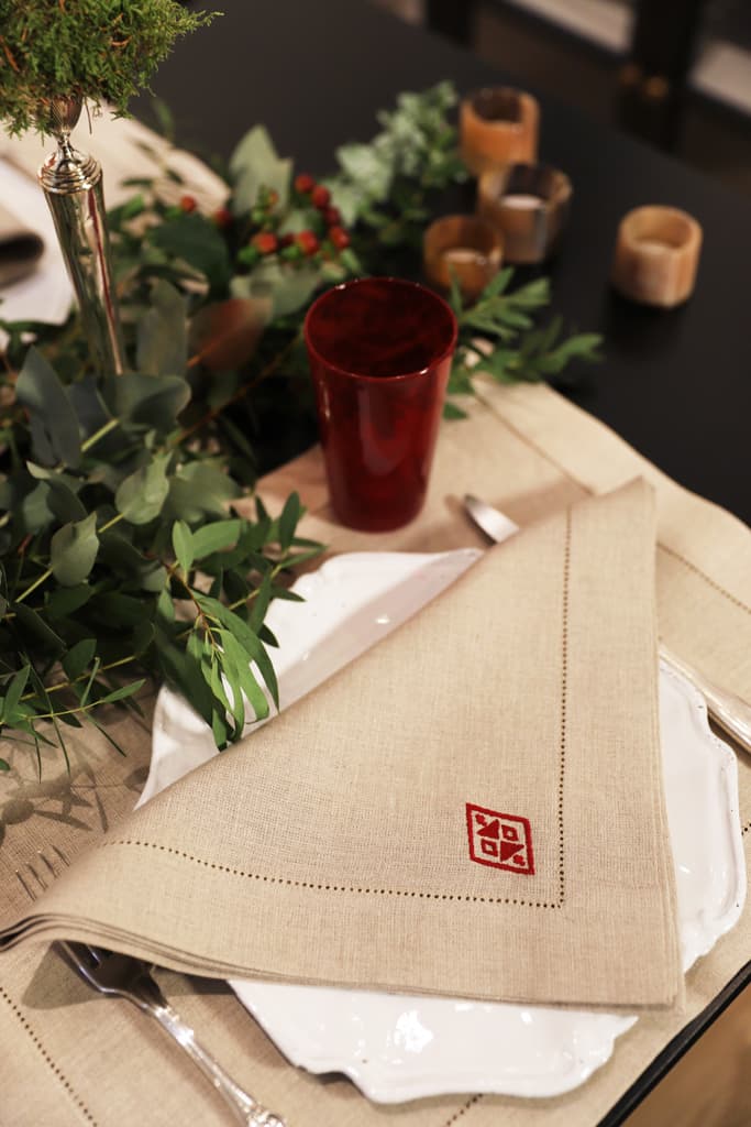PAMPA 4 Napkins & 4 Placemats - Natural & Red