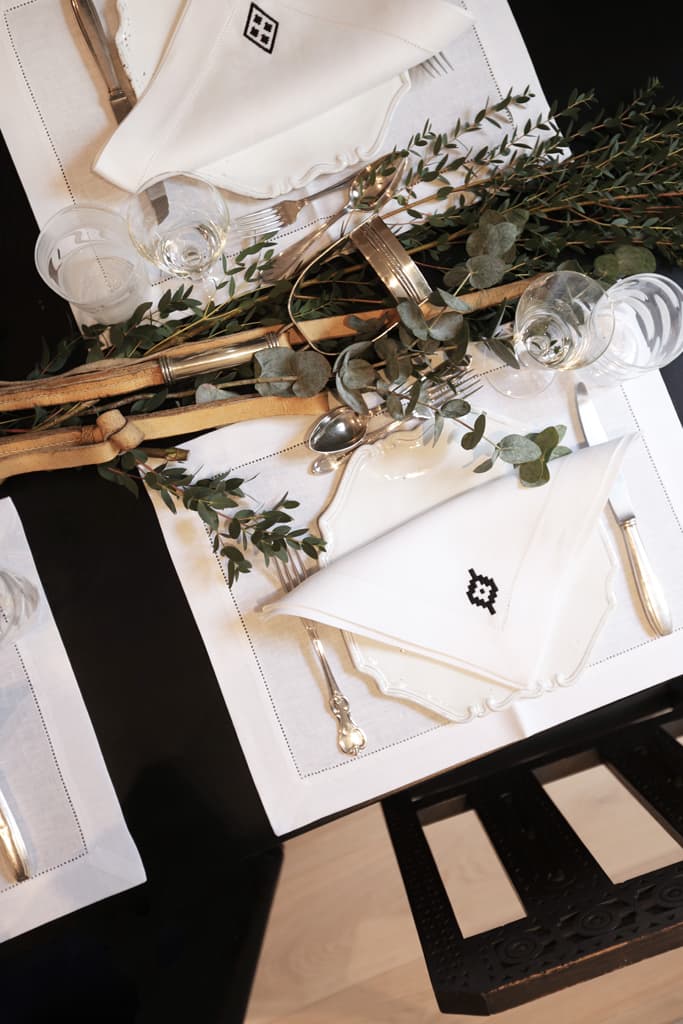 PAMPA 4 Napkins & 4 Placemats - White