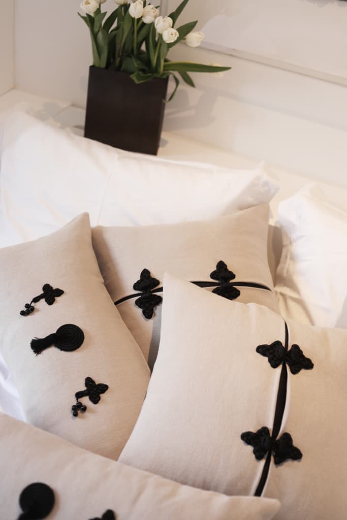 SEVILLA Linen and silk cushion 50x50 - Beige