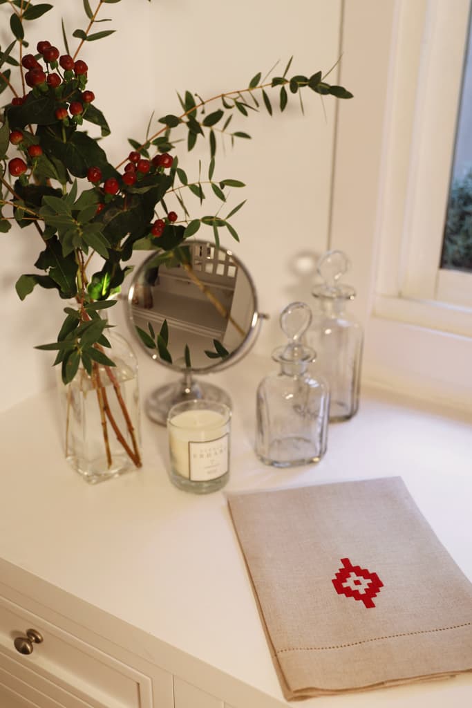 PAMPA Linen Guest Towel - Natural & Red