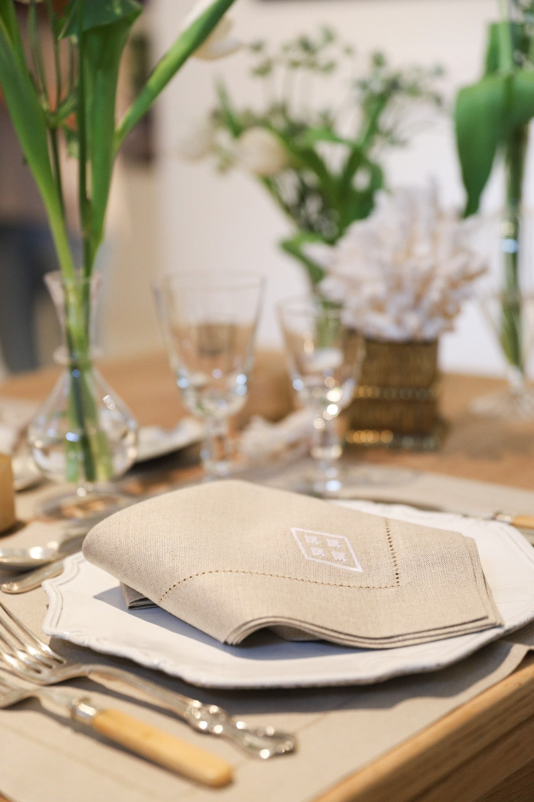 PAMPA 4 Napkins & 4 Placemats - Natural & White