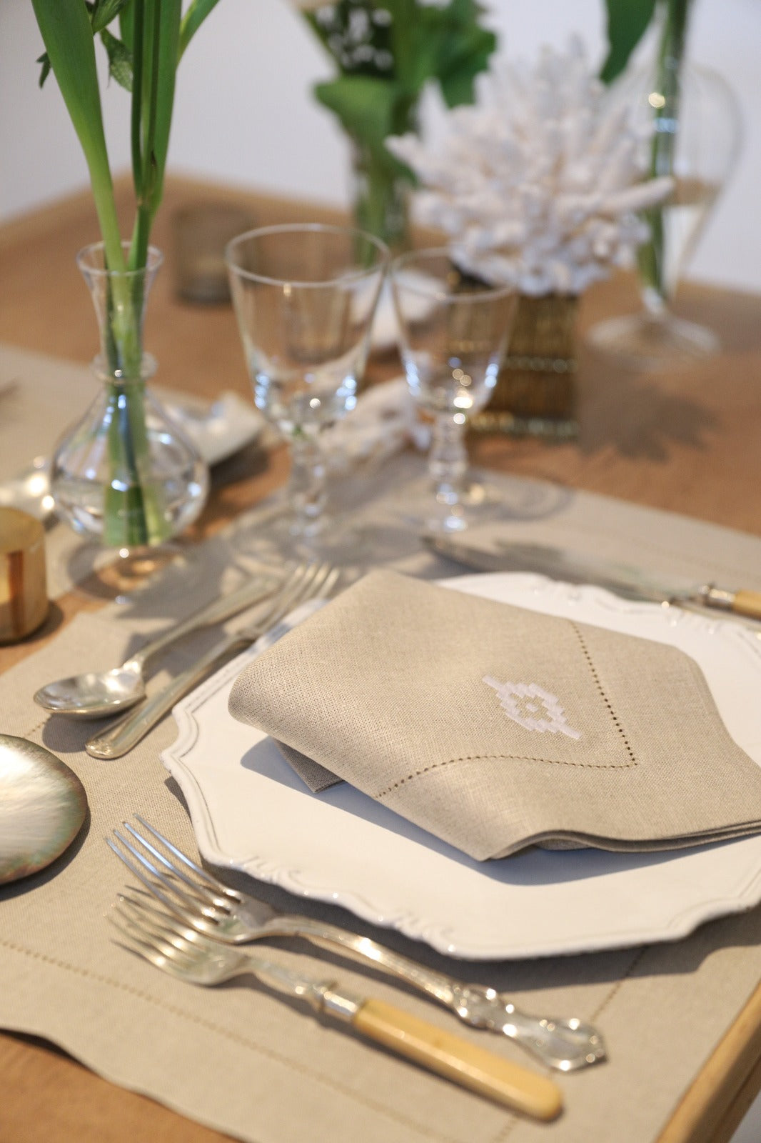 PAMPA 4 Napkins & 4 Placemats - Natural & White