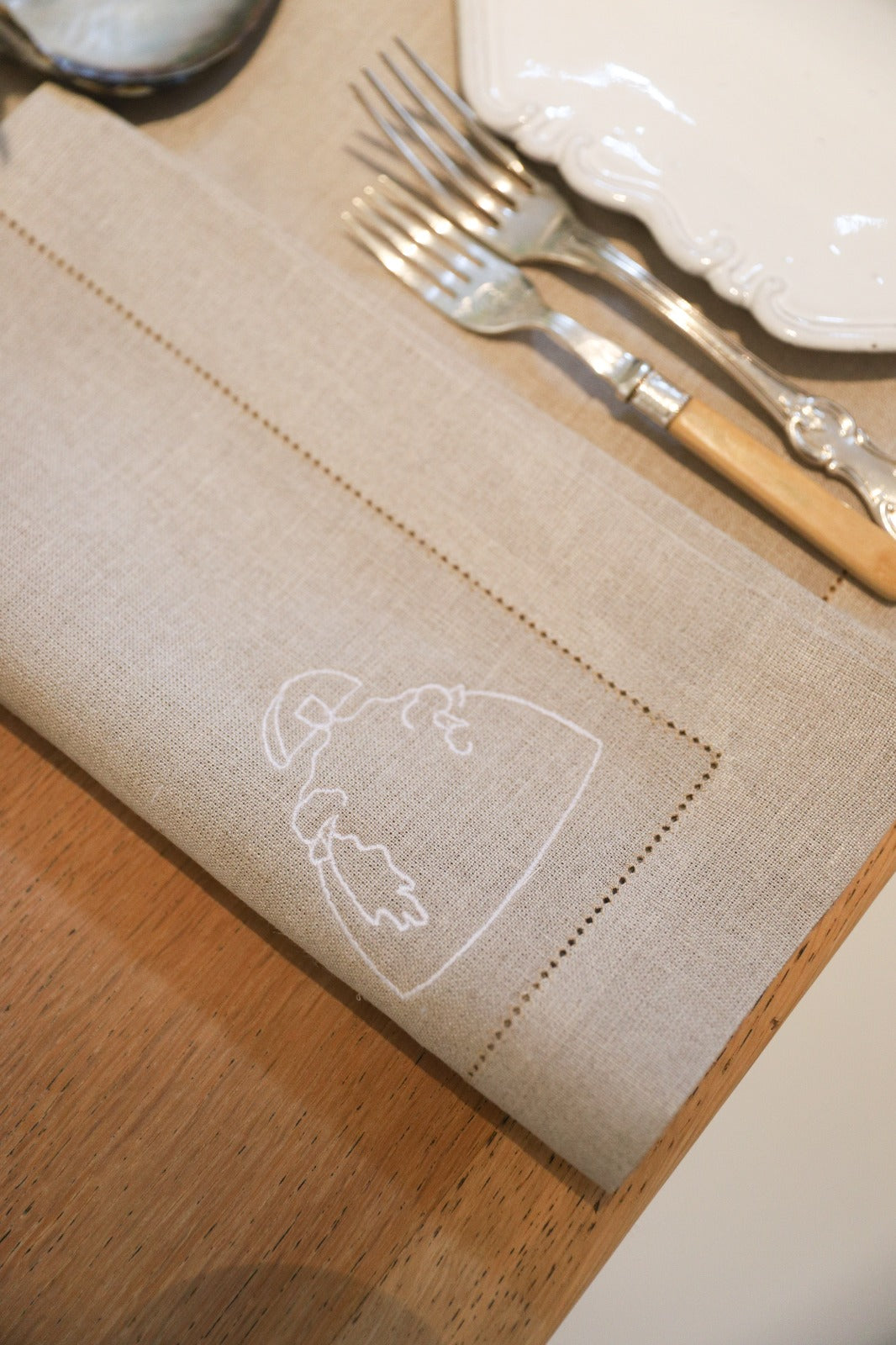 DIEGO 4 Napkins & 4 Placemats - Natural & White