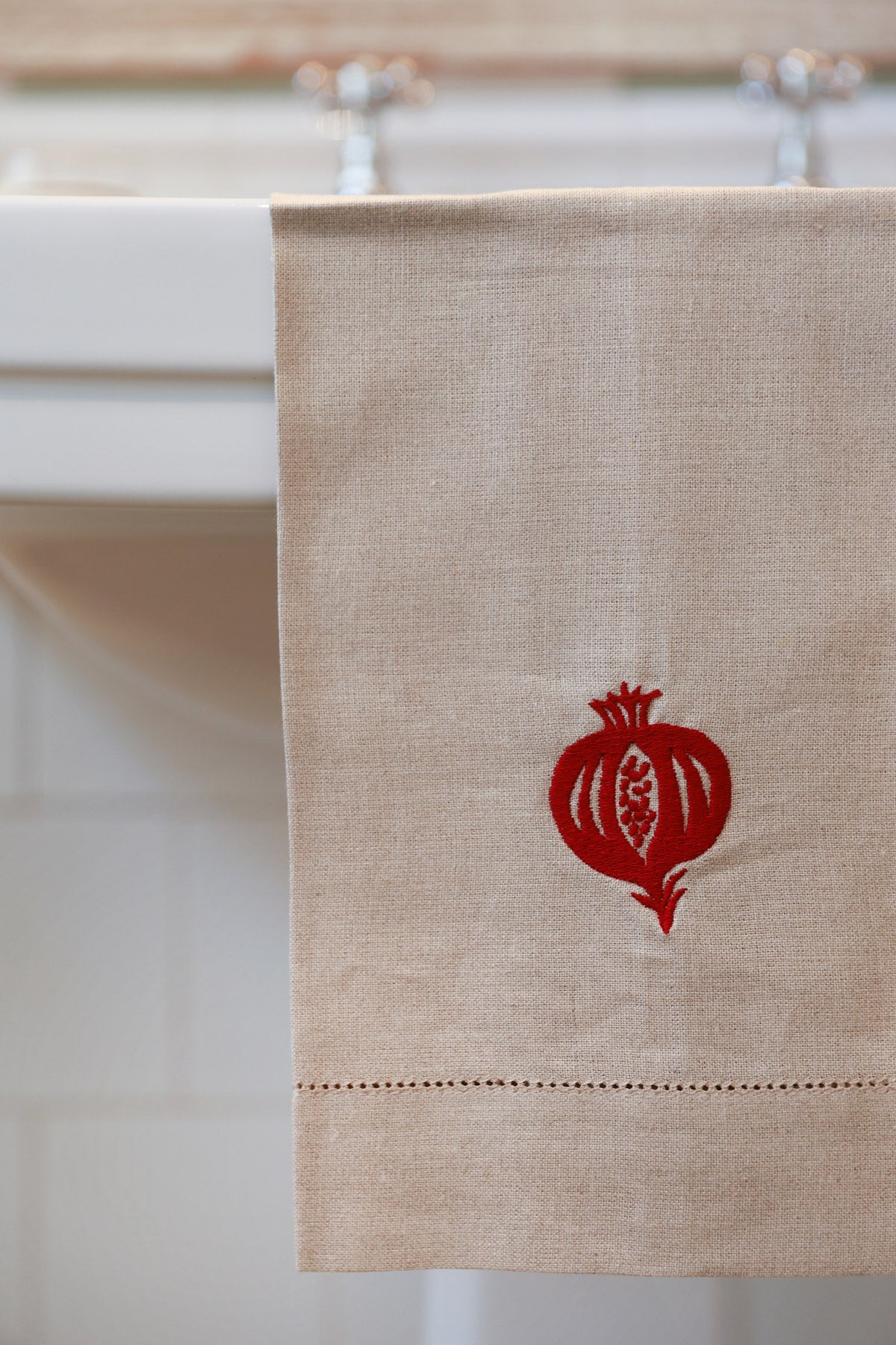 GRANADA Linen Guest Towel - Natural & Red