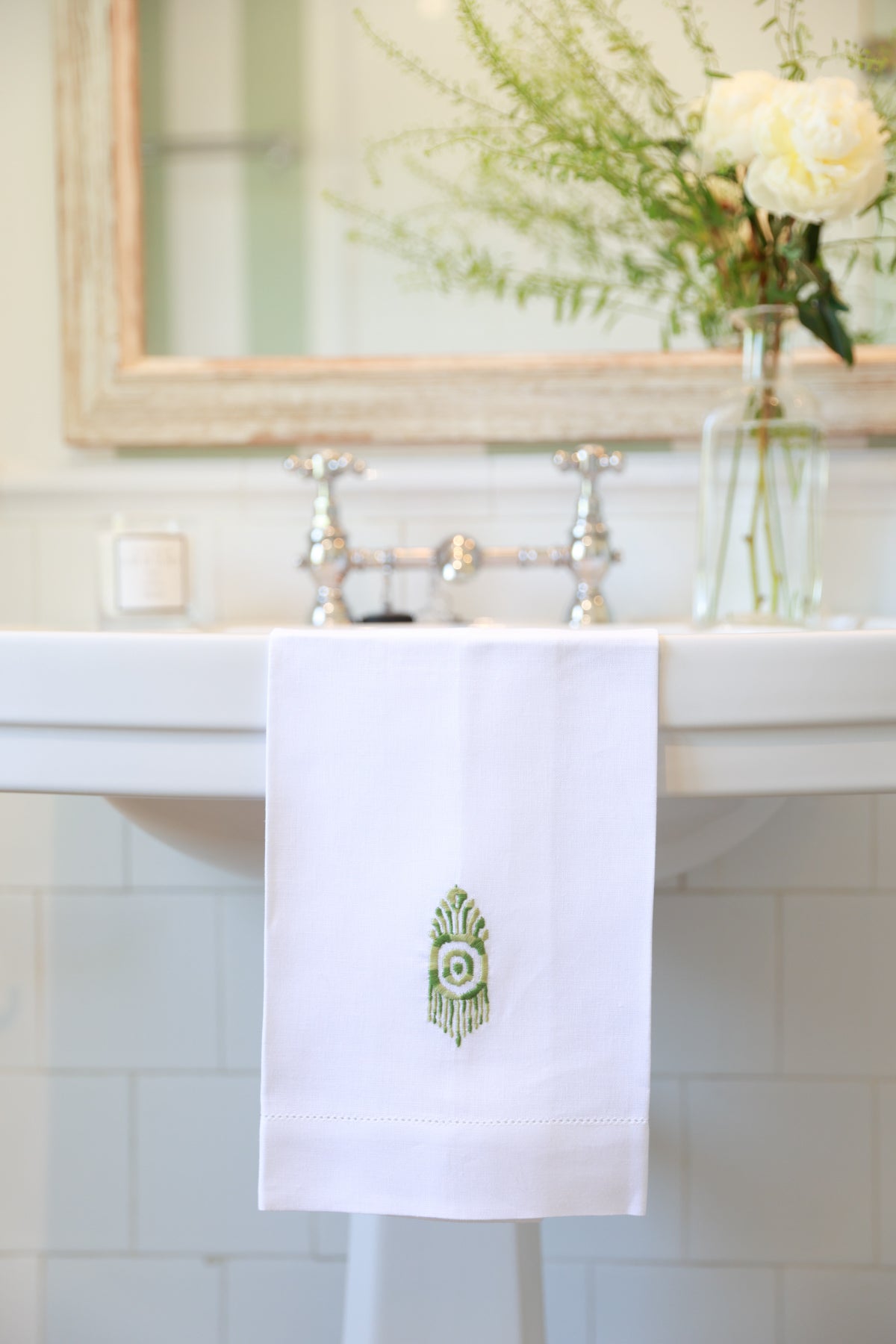 MACONDO Linen Guest Towel - Green