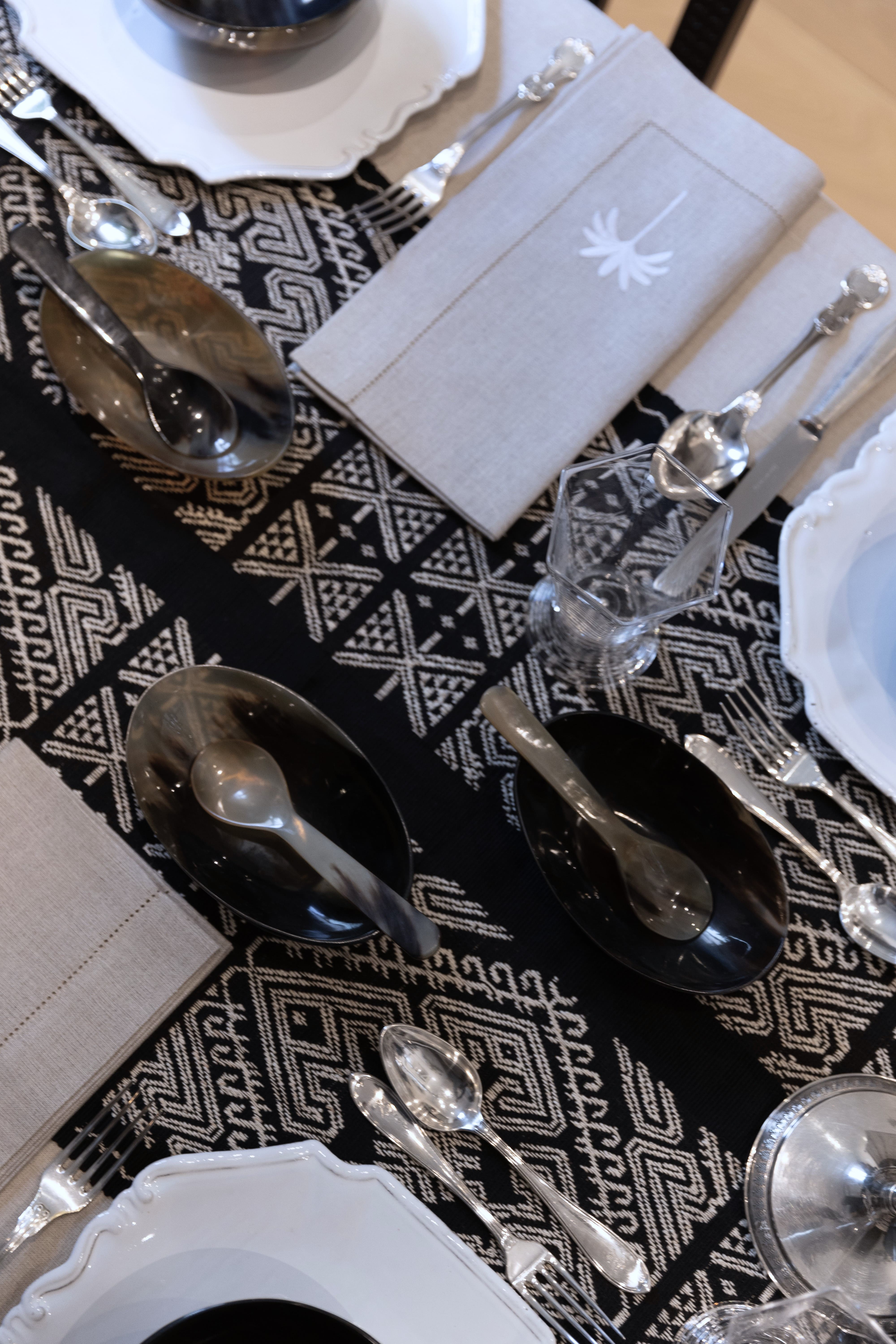 TASHKENT Table Runner DIEZ