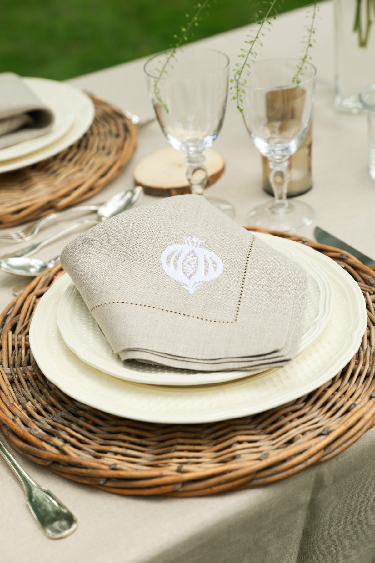 GRANADA Pure Linen Dining Set (For 4) - Natural & White