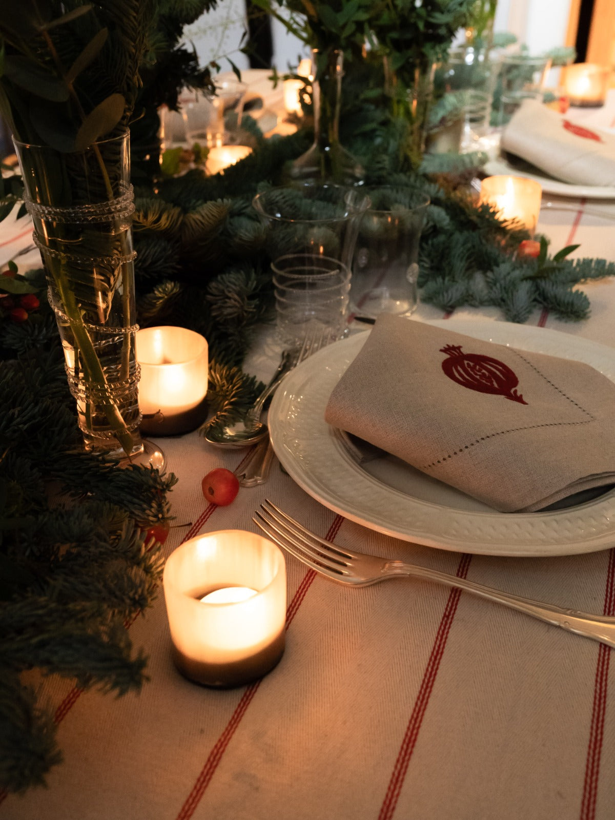 GRANADA Natural Christmas Table Bundle - For 8 guests