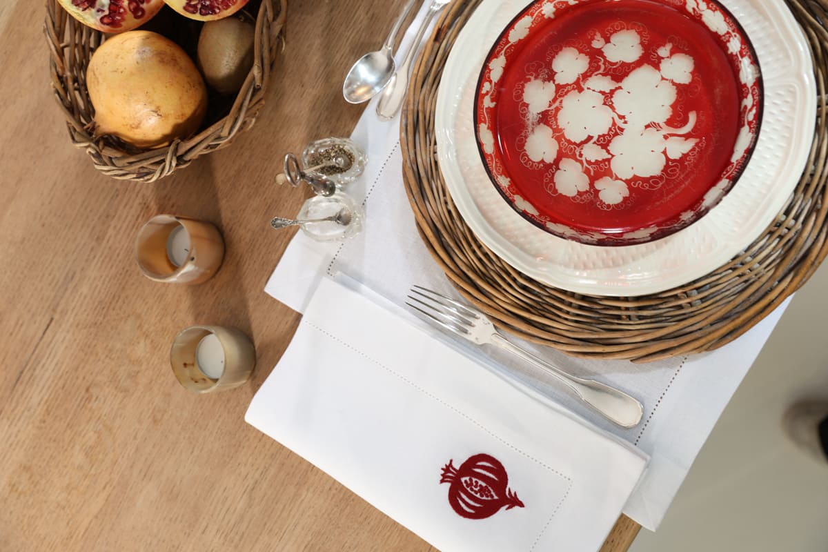 GRANADA Oversized Linen Napkin- White & Red